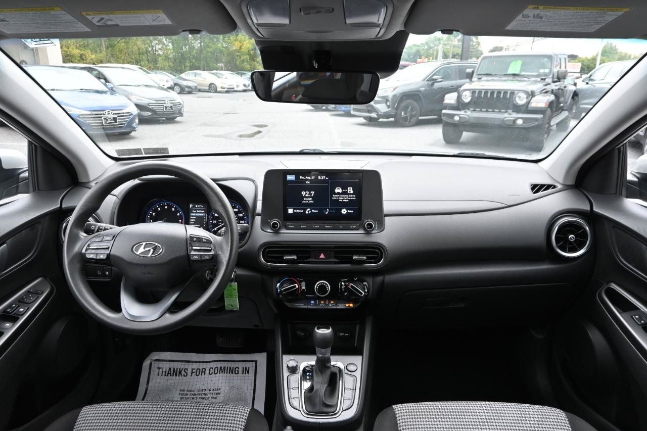 Used 2023 Hyundai Kona SE AWD/4WD image 2