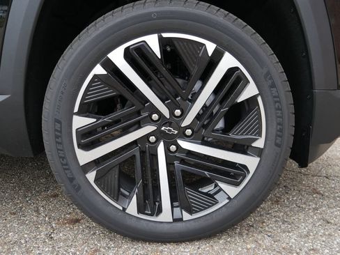 New 2027 Chevrolet Equinox RS w/ Safety and Technology Package AWD/4WD image 6