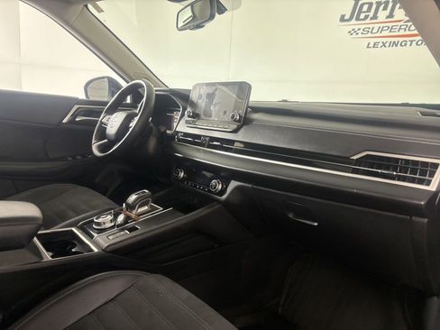 Used 2023 Mitsubishi Outlander SE FWD image 30