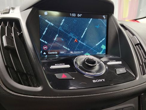 Used 2019 Ford Escape Titanium image 18