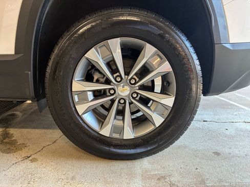 Used 2025 Chevrolet Equinox LT FWD image 30
