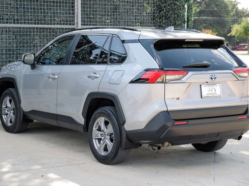 Used 2022 Toyota RAV4 LE AWD/4WD image 13