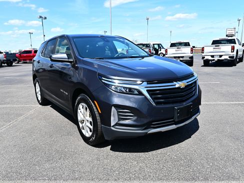 Used 2022 Chevrolet Equinox LT FWD image 2
