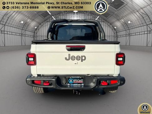 Used 2020 Jeep Gladiator Rubicon AWD/4WD image 4