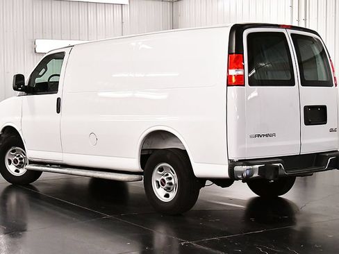 Used 2025 GMC Savana 2500 w/ Driver Convenience Package RWD image 5