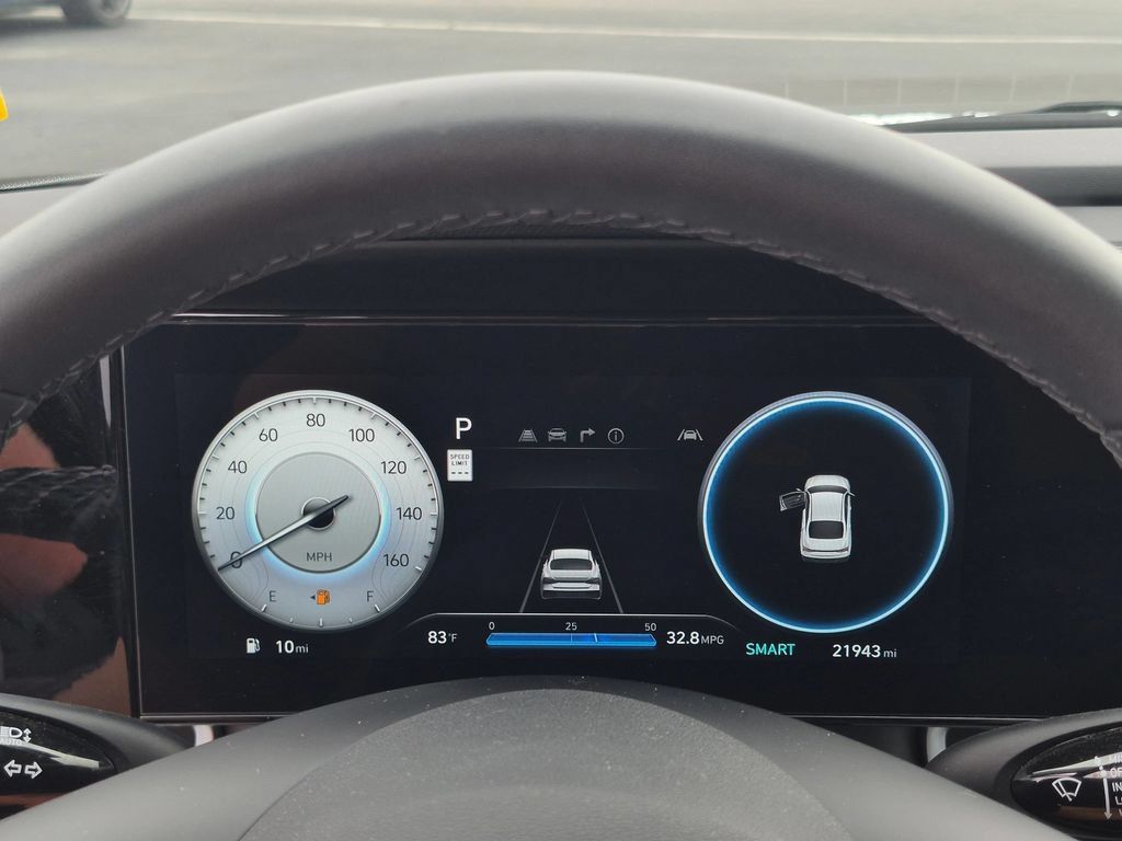 Used 2025 Hyundai Elantra Limited FWD image 18