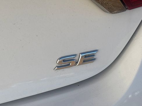 Used 2017 Toyota Camry SE image 31