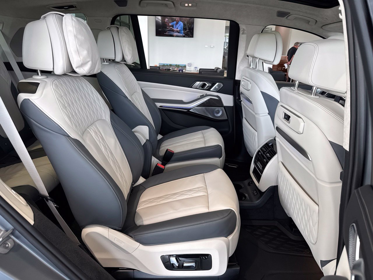 New 2027 BMW X7 M60i AWD/4WD image 51
