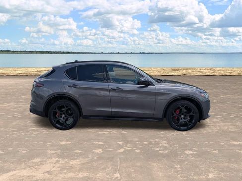 Used 2024 Alfa Romeo Stelvio Veloce AWD/4WD image 2