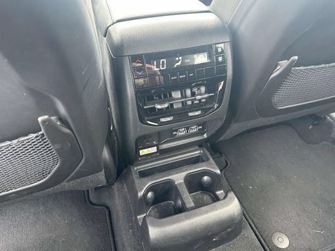 Used 2023 Jeep Grand Cherokee L Laredo w/ Luxury Tech Group I AWD/4WD image 13