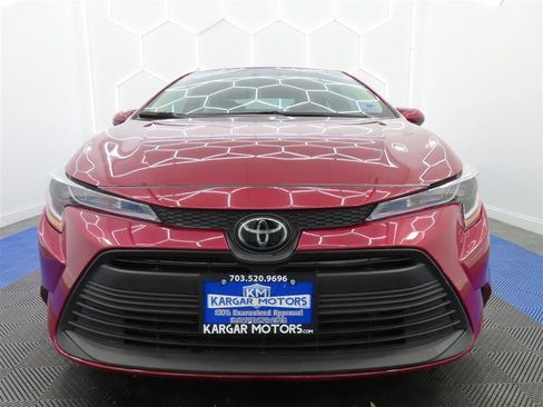 Used 2025 Toyota Corolla LE FWD image 3