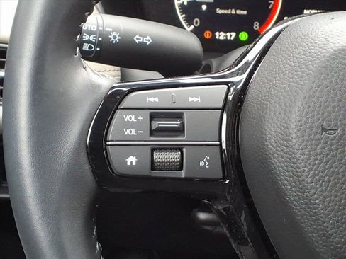 Certified 2025 Honda HR-V EX-L image 30