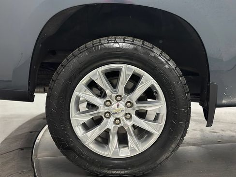 Used 2021 Chevrolet Silverado 1500 LTZ w/ LTZ Convenience Package II AWD/4WD image 27