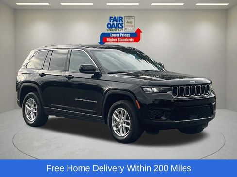 Used 2025 Jeep Grand Cherokee Laredo X w/ Luxury Tech Group I AWD/4WD image 1