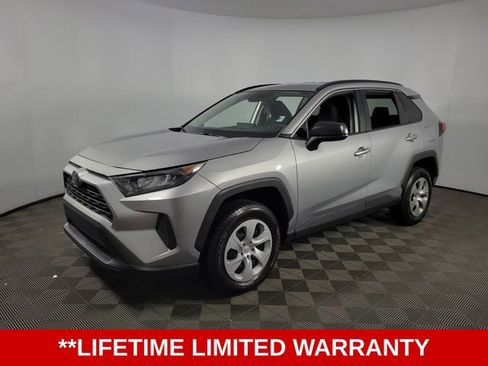 Used 2019 Toyota RAV4 LE image 3
