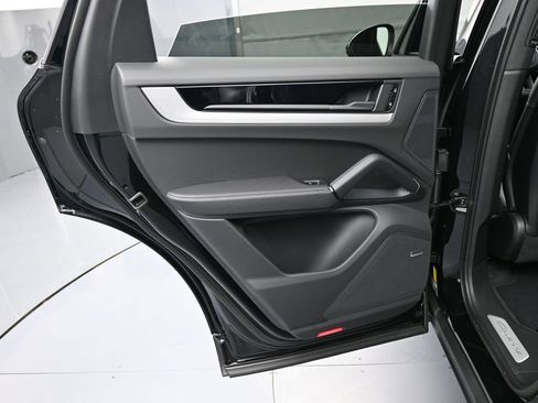 New 2026 Porsche Cayenne AWD/4WD image 23