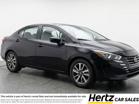 Used 2025 Nissan Versa SV image 1