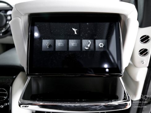 Certified 2025 Rolls-Royce Phantom Sedan image 31