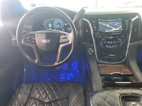 Used 2016 Cadillac Escalade ESV Premium AWD/4WD image 16