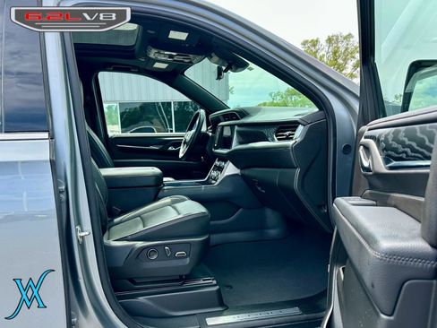 Used 2024 GMC Yukon XL Denali w/ Advanced Technology Package AWD/4WD image 20