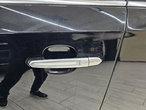 Used 2013 Cadillac XTS Premium FWD image 11