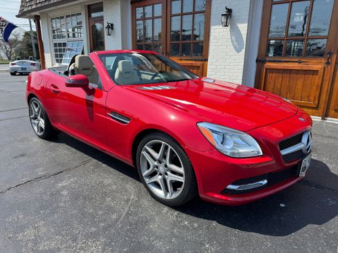 Used 2014 Mercedes-Benz SLK 250 image 2