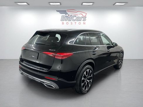 Used 2025 Mercedes-Benz GLC 350e 4MATIC image 4