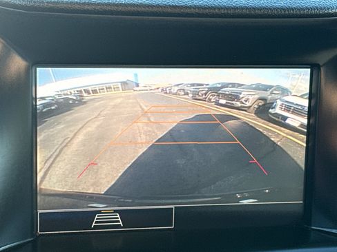 Used 2024 GMC Terrain SLE image 19