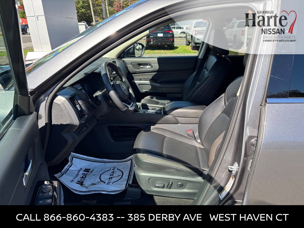 Certified 2024 Nissan Pathfinder SL w/ Cargo Package AWD/4WD image 11