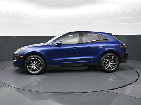 Certified 2026 Porsche Macan AWD/4WD image 2