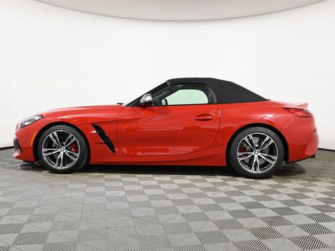 Used 2025 BMW Z4 M40i w/ Premium Package image 2
