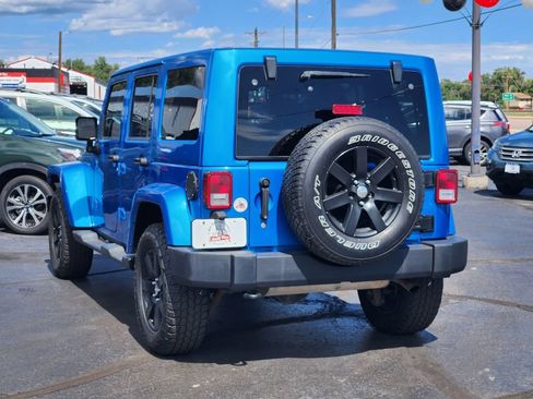 Used 2015 Jeep Wrangler Unlimited Sahara AWD/4WD image 11
