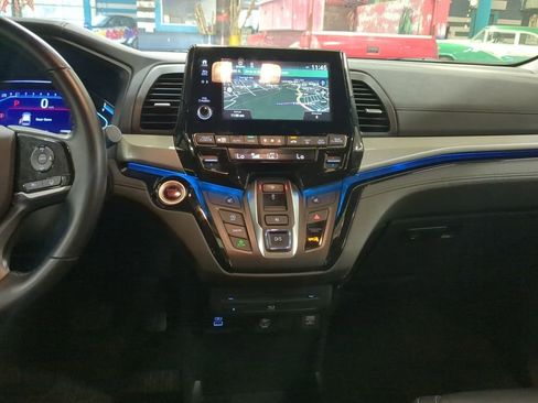Used 2024 Honda Odyssey Touring image 12