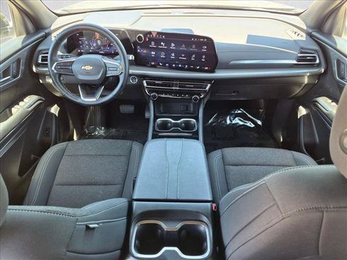 Used 2024 Chevrolet Traverse LT FWD image 18
