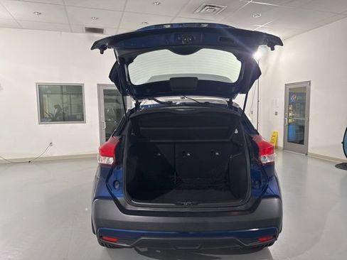 Used 2018 Nissan Kicks SR FWD image 14