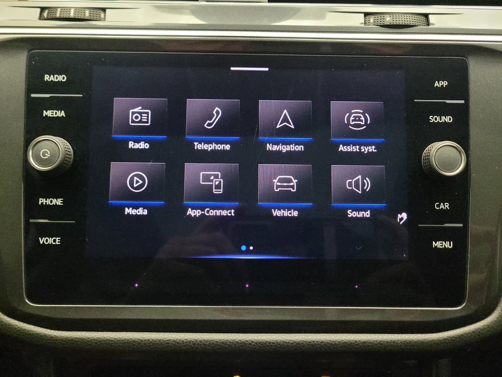 Used 2023 Volkswagen Tiguan SE w/ Panoramic Sunroof Package FWD image 25