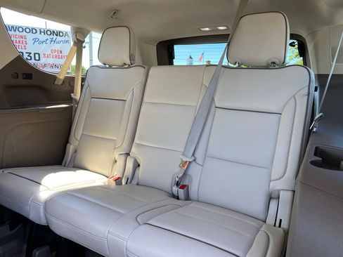 Used 2024 GMC Yukon XL Denali AWD/4WD image 19