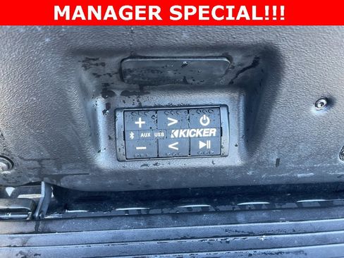 Certified 2022 GMC Sierra 2500 Denali w/ Denali Black Diamond Edition image 15