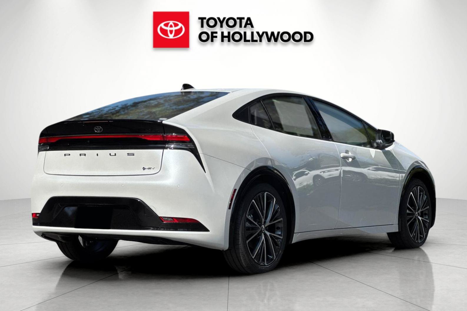 New 2027 Toyota Prius XLE FWD image 4