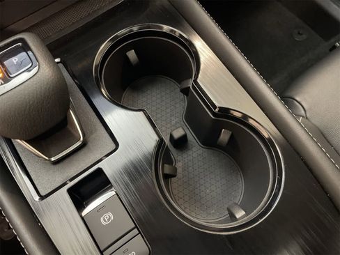 Used 2023 Nissan Rogue SL w/ SL Premium Package image 11