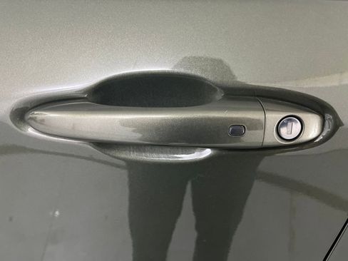 Used 2019 Jeep Compass Limited image 17