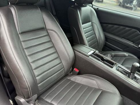Used 2011 Ford Mustang GT Premium w/ Electronics Pkg RWD image 12