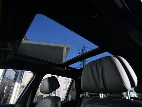 Used 2017 BMW X5 xDrive50i image 18