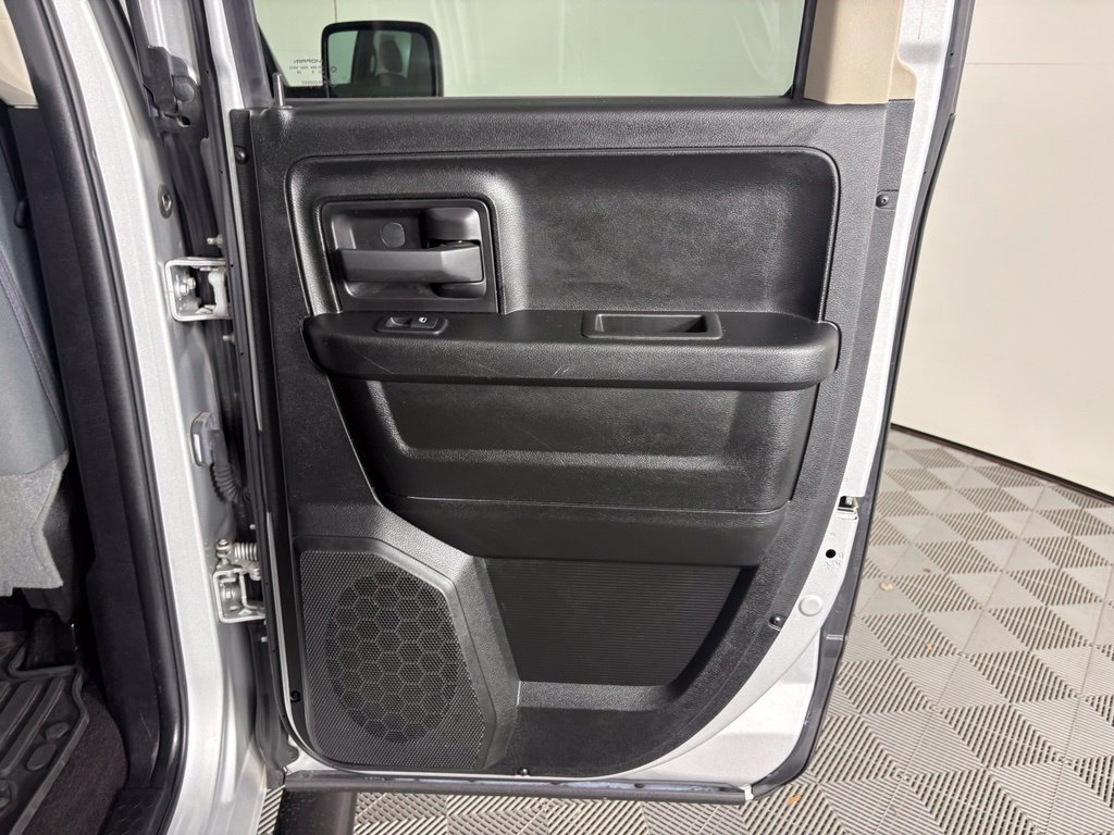Used 2018 RAM 1500 Express AWD/4WD image 42