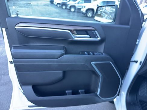 Used 2025 Chevrolet Silverado 1500 LT image 14