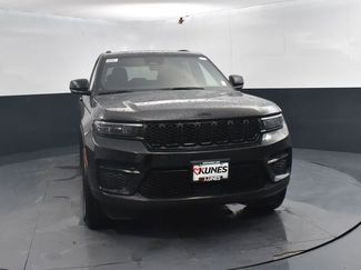 New 2025 Jeep Grand Cherokee Altitude w/ MOPAR Finishing Package AWD/4WD video 2