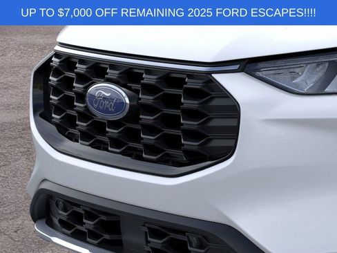 New 2025 Ford Escape ST-Line w/ Tech Pack #1 AWD/4WD image 17