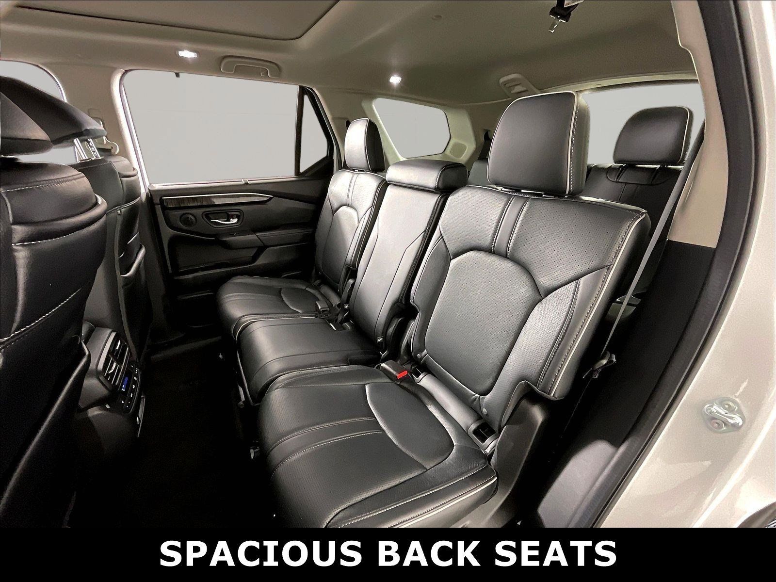 Used 2025 Honda Pilot Elite image 3
