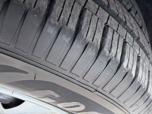 Used 2014 Toyota Camry LE image 9