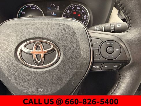 Used 2022 Toyota RAV4 XLE Premium AWD/4WD image 19